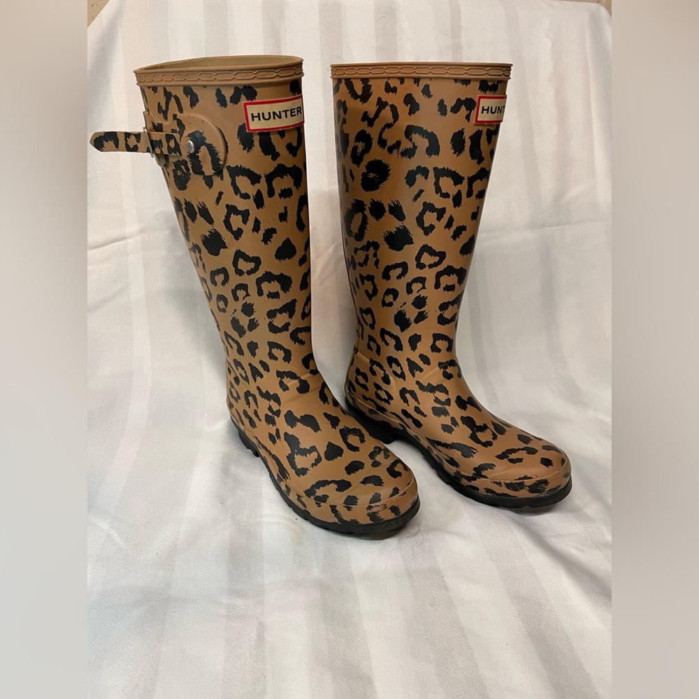 Girls size 4 hunter boots